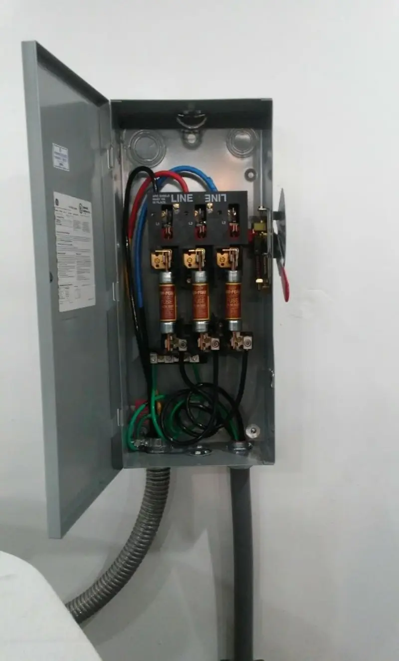 Three-phase disconnect switch installed for Smoke Detector Installation in Sunset Hills